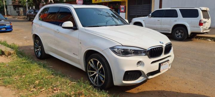 US$ 45.000 BMW X5 3.0 TDi 2015