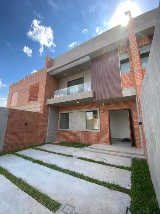 *VENDO DÚPLEX ESTILO MODERNO, ZONA YACHT*