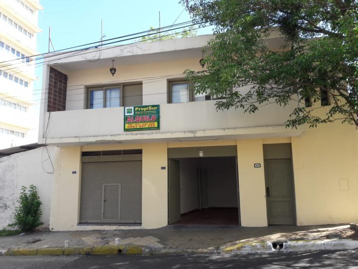 Centro, Asunción. Alquilo Casa sobre Paraguari