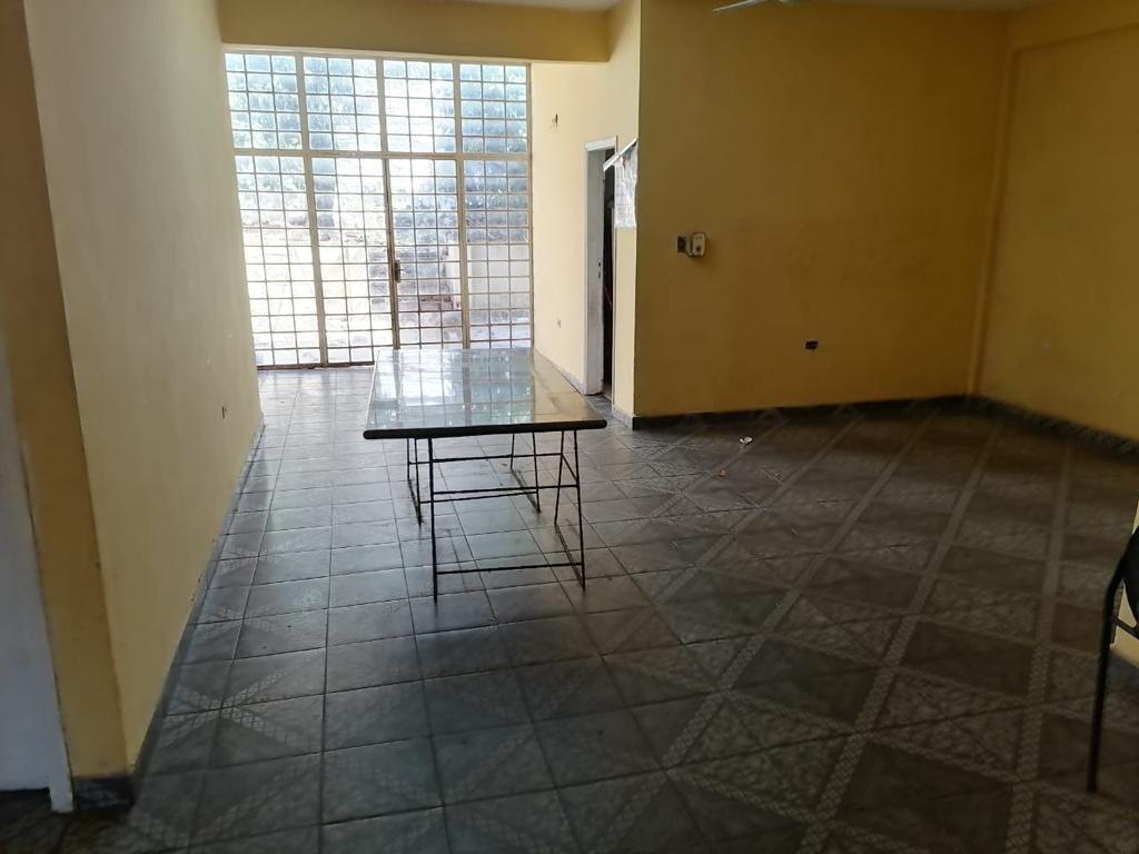 Vendo casa de oferta sobre Av. Felix Bogado, zona Mickey